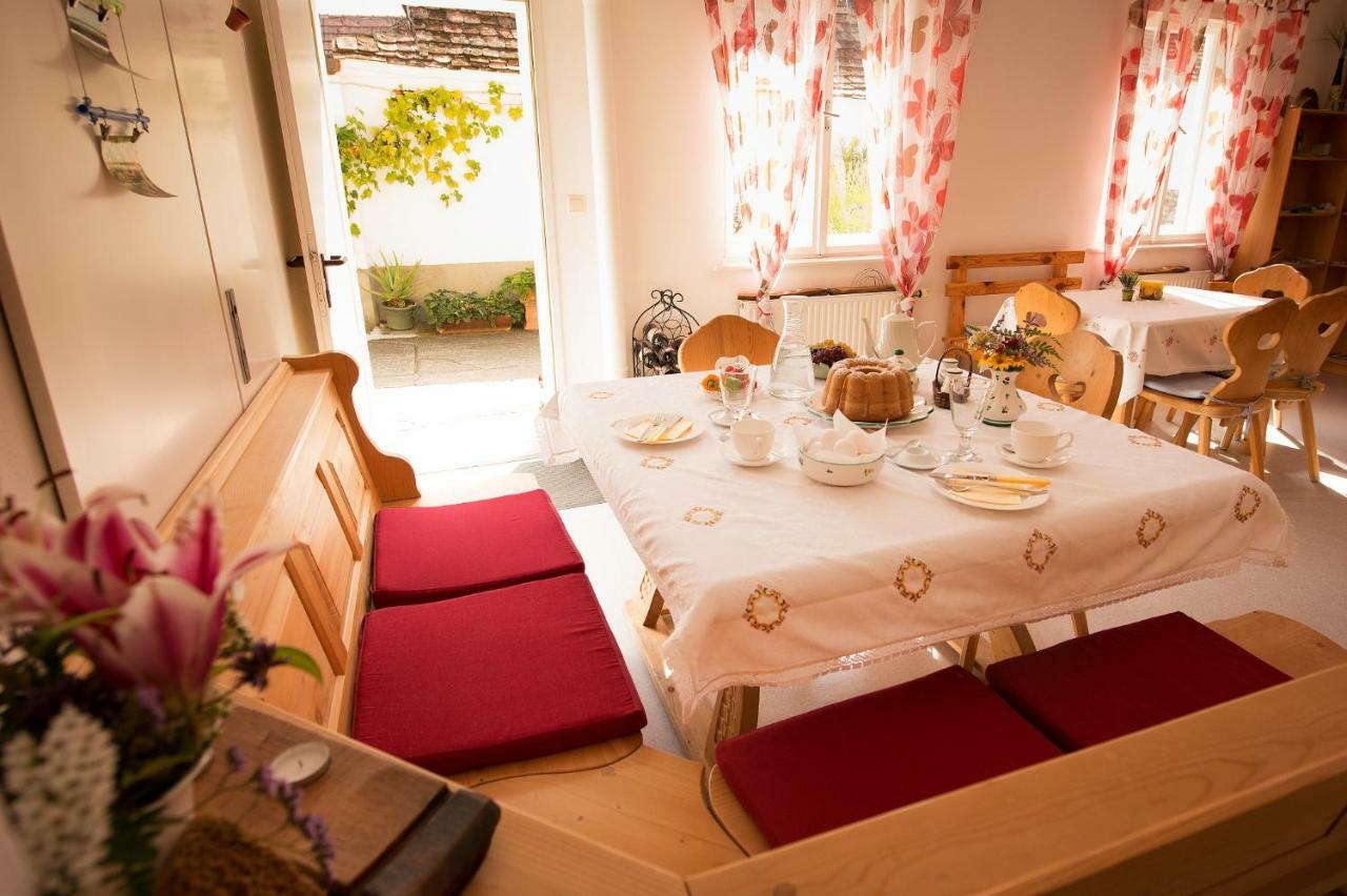 Weingut Familie Krell Hotel Mitterretzbach Eksteriør billede